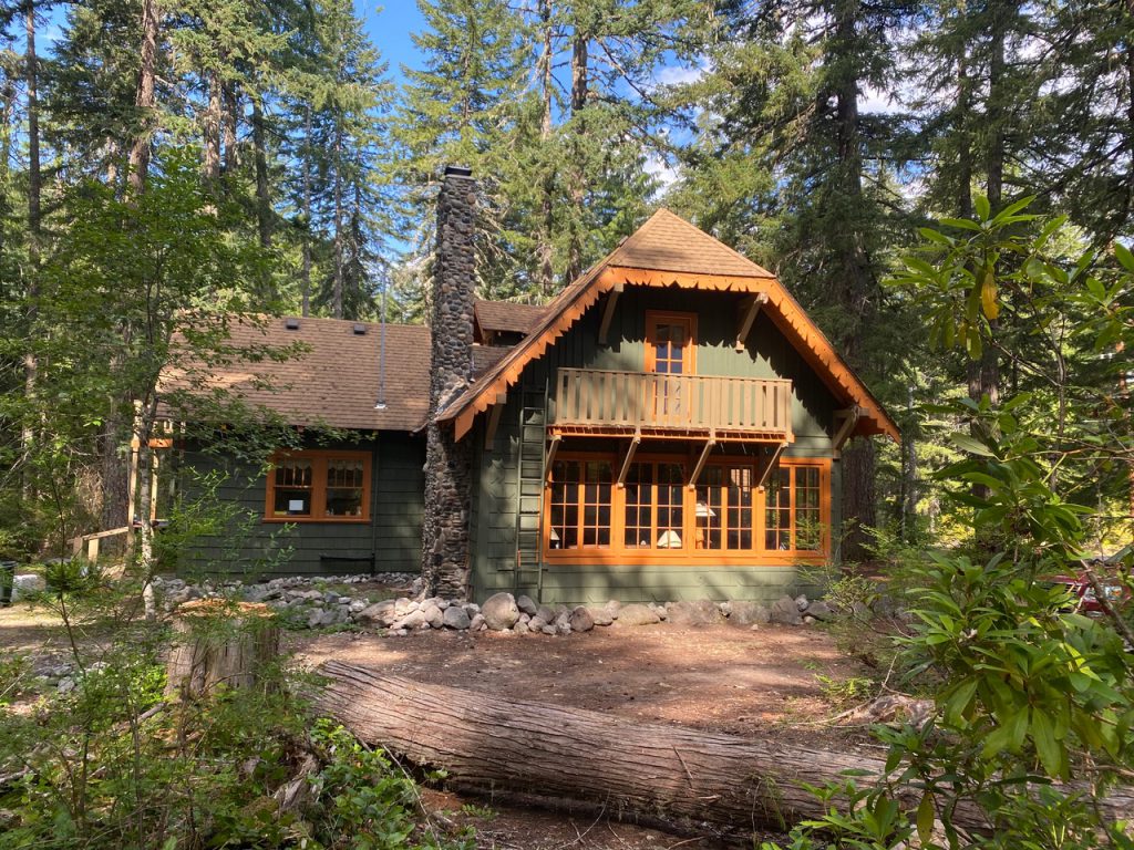 Paradise Trail Lodge in summer